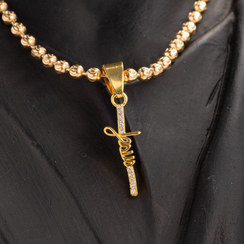 Dije Jesús Tipo Diamante en Oro AURUX – Un Símbolo de Fe y Elegancia