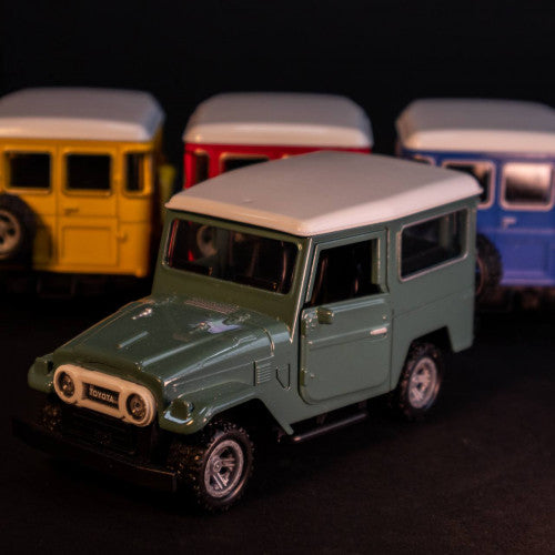 carro de coleccion toyota land cruiser fj 40 escala 1:32 - verde
