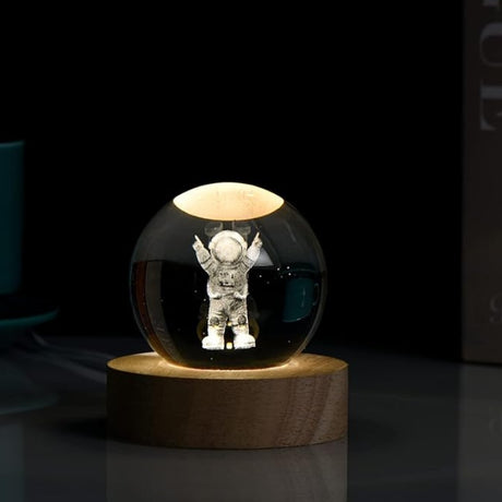 Luz Nocturna LED de Astronauta con Bola de Cristal 3D