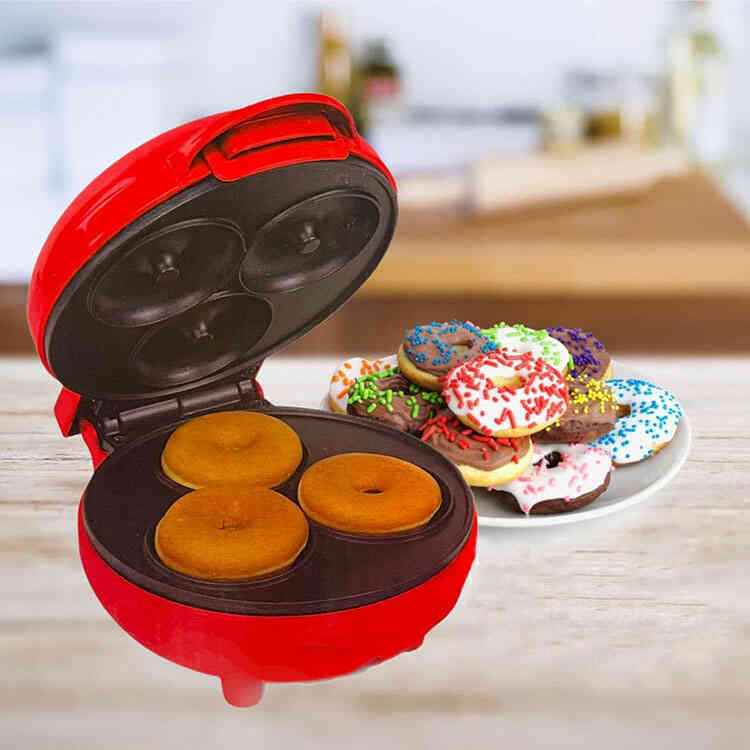 https://xhobbies.co/cdn/shop/files/mini-maquina-de-donuts-antiadherente-de-3-moldes-6.jpg?v=1696017380&width=1445